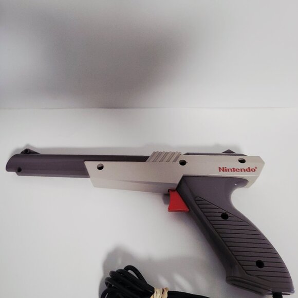 Authentic Nintendo NES Zapper Duck Hunt Gun NES-005 OEM Original Gray - Picture 1 of 8